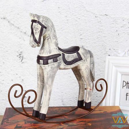 Horse statue woodturning traders